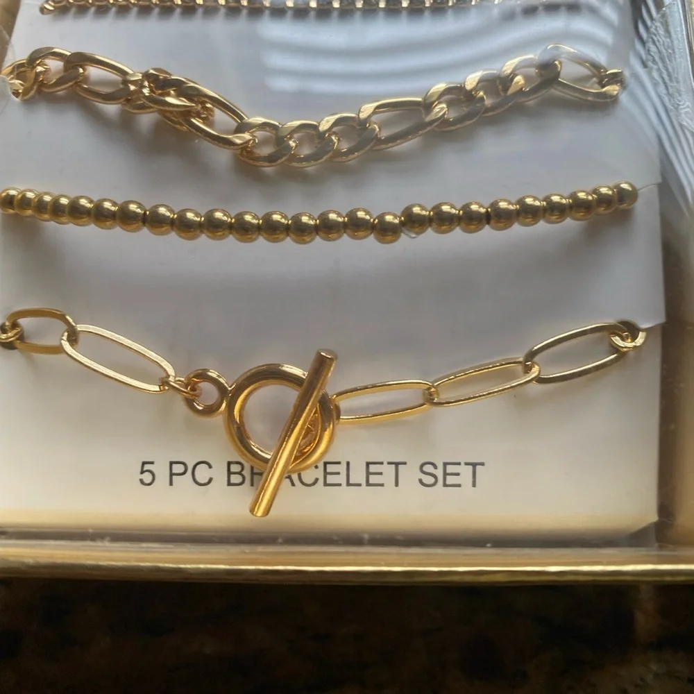 NEW Bebe bracelet set.